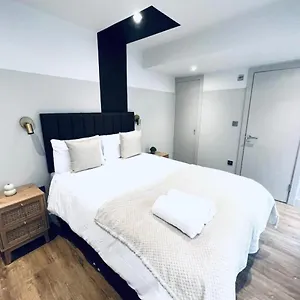 https://charming-en-suite-in.brighton-hotels-england.com